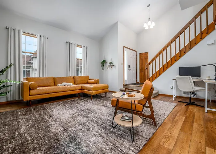 Family Friendly And Quite 2 Bedroom Condo Close To Fun
