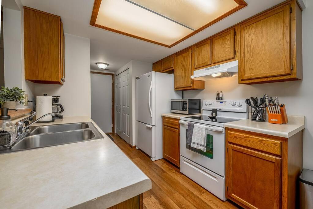 Family Friendly And Quite 2 Bedroom Close To Fun Hébergement de vacances Fort Wayne