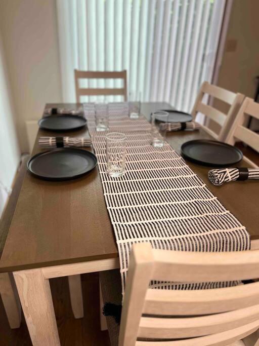 Family Friendly And Quite 2 Bedroom Close To Fun Hébergement de vacances *