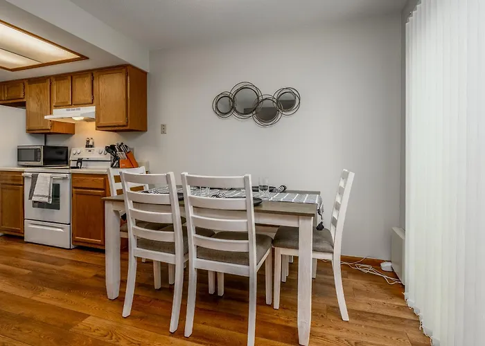 Family Friendly And Quite 2 Bedroom Condo Close To Fun
